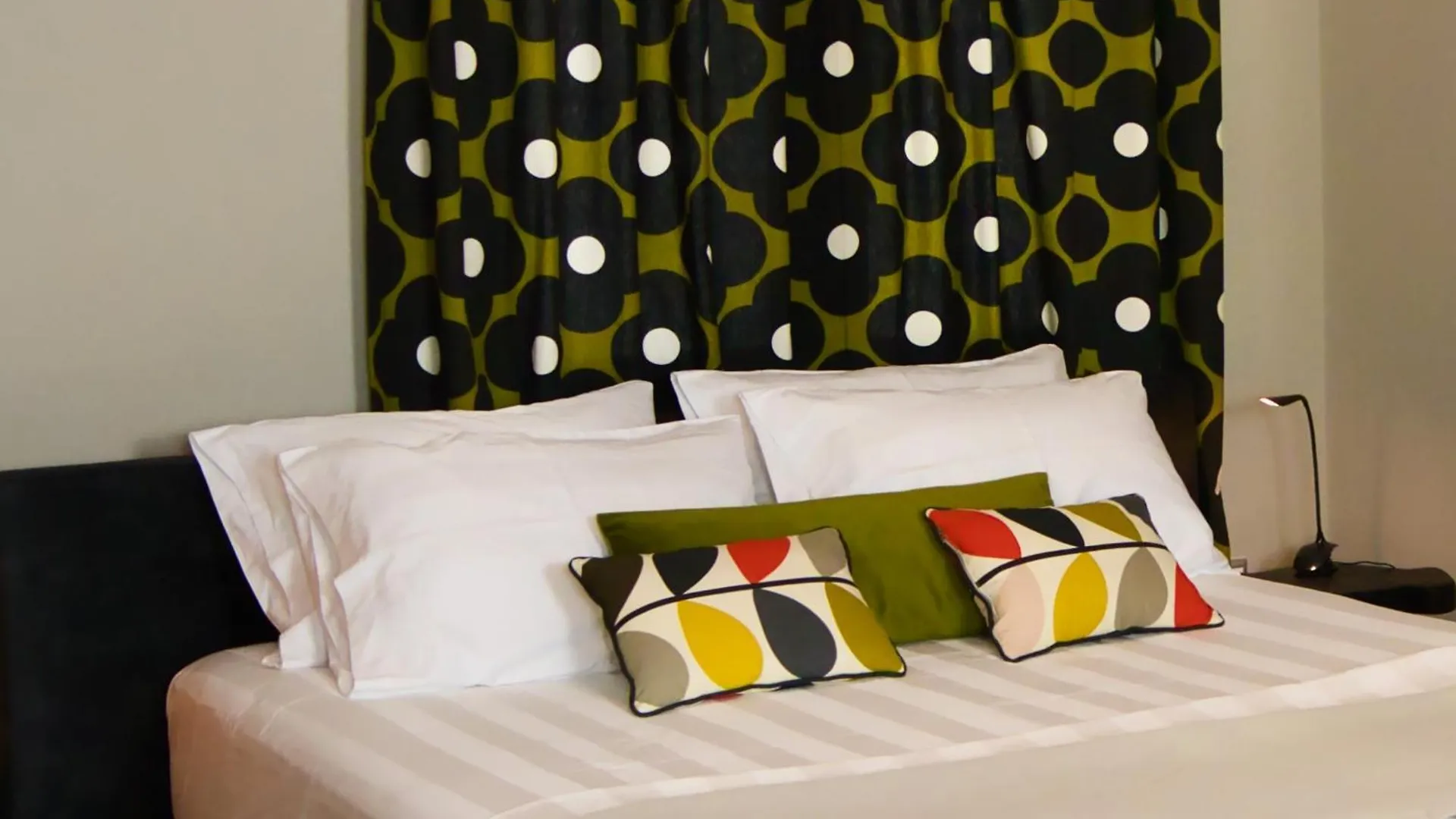 Επικοινωνία με το Travelers Suite